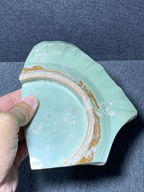 古玩陶瓷龍泉窯貼塑龍紋盤殘片真品鑒賞圖