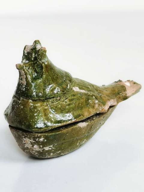 古玩陶瓷綠釉鳥形蓋盒真品鑒賞圖