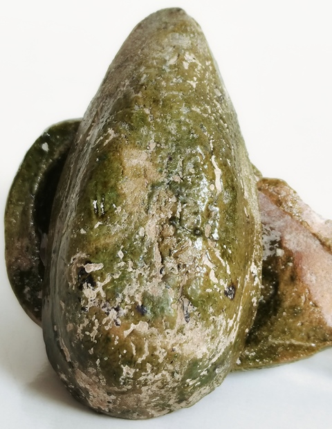 古玩陶瓷綠釉鳥形蓋盒真品鑒賞圖