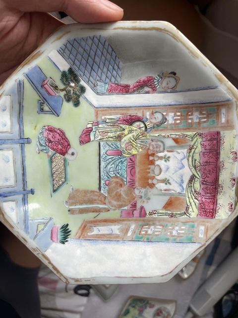 古玩陶瓷咸豐粉彩八角盤真品鑒賞圖