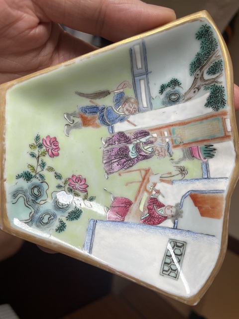 古玩陶瓷咸豐粉彩八角盤真品鑒賞圖