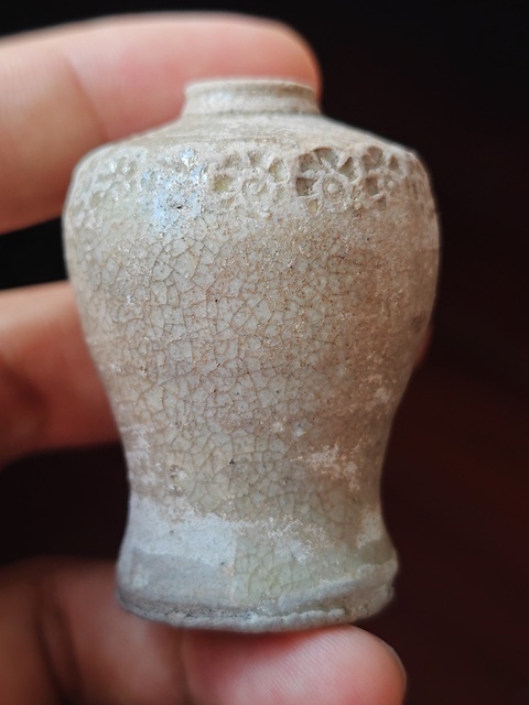 古玩陶瓷唐白釉小瓶真品鑒賞圖