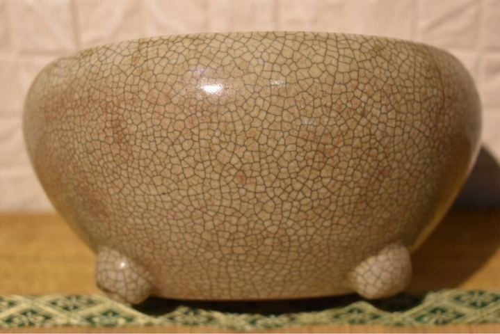 古玩陶瓷哥釉三足爐真品鑒賞圖