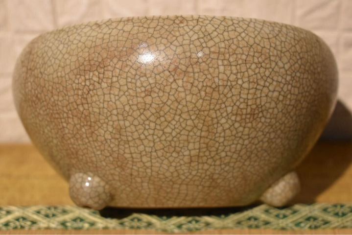 古玩陶瓷哥釉三足爐真品鑒賞圖