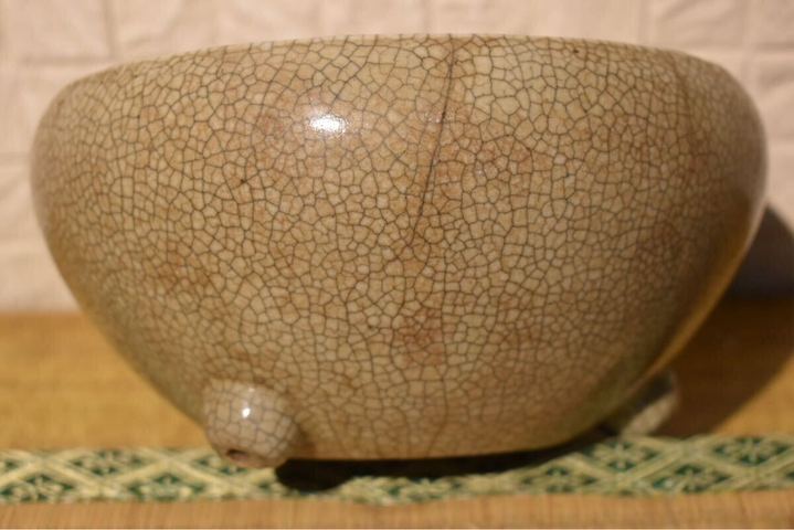古玩陶瓷哥釉三足爐真品鑒賞圖