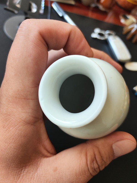 古玩陶瓷民國粉彩小瓶真品鑒賞圖