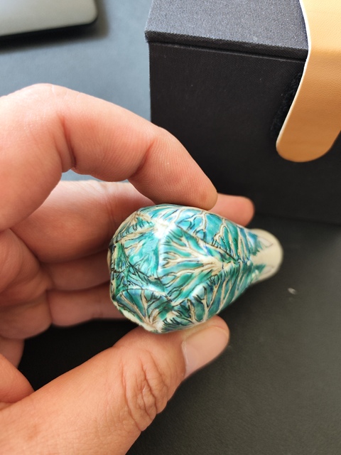 古玩陶瓷粉彩仿生瓷白菜鼻煙壺真品鑒賞圖