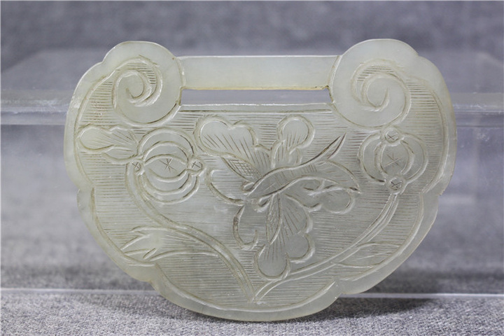 古玩玉器岫玉雕“如意鎖佩”拍賣，當前價格3800元