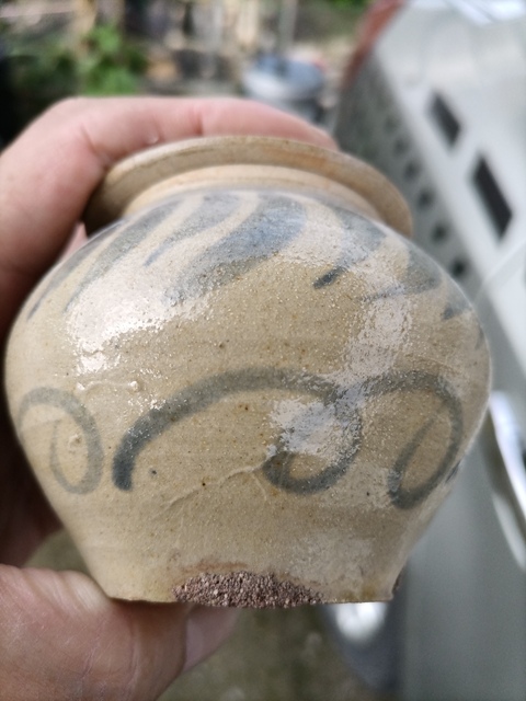 古玩陶瓷玉溪窯花卉紋蓋罐真品鑒賞圖