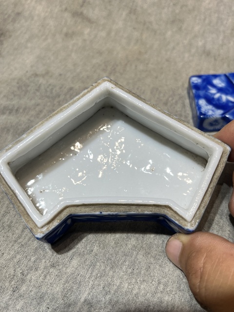 古玩陶瓷青花蓋盒真品鑒賞圖