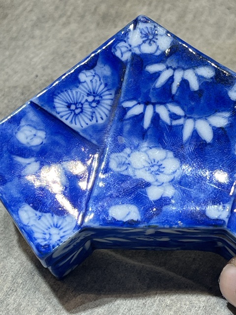 古玩陶瓷青花蓋盒真品鑒賞圖