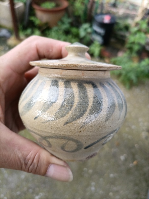 古玩陶瓷玉溪窯花卉紋蓋罐真品鑒賞圖