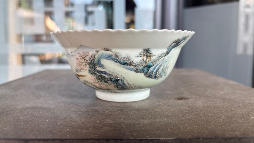 古玩陶瓷山水紋花口碗真品鑒賞圖