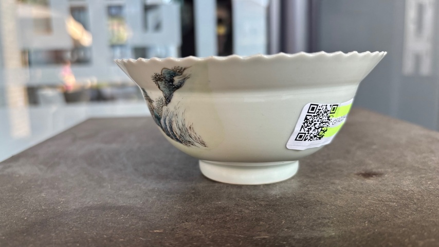 古玩陶瓷山水紋花口碗真品鑒賞圖