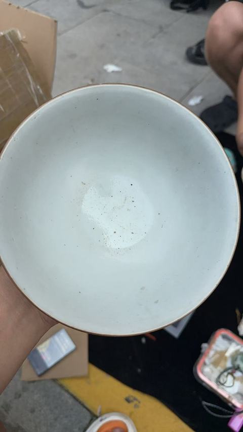 古玩陶瓷軋道粉彩皮球花碗真品鑒賞圖