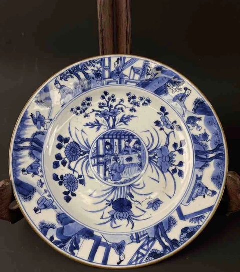 古玩陶瓷人物紋青花盤真品鑒賞圖