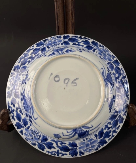古玩陶瓷人物紋青花盤真品鑒賞圖