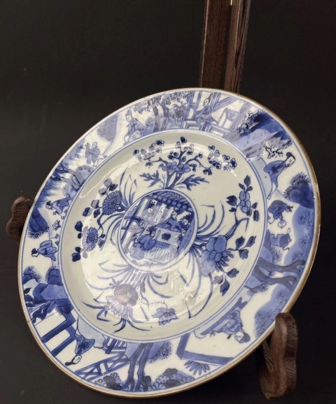 古玩陶瓷人物紋青花盤真品鑒賞圖
