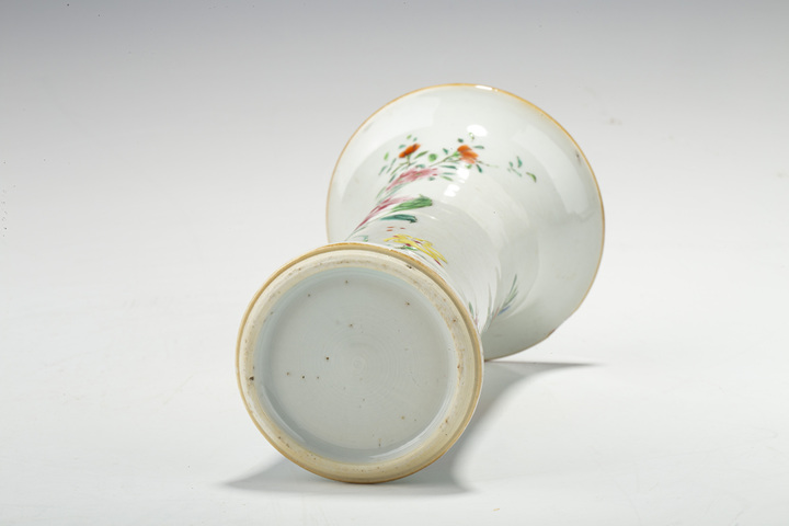 古玩陶瓷清雍乾·粉彩洞石花卉紋花觚一對真品鑒賞圖