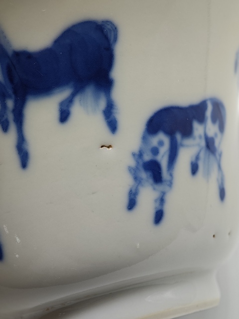 古玩陶瓷青花八駿圖紋蓋碗真品鑒賞圖