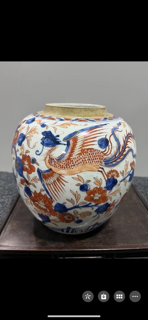 古玩陶瓷麒麟鳳紋青花礬紅罐真品鑒賞圖