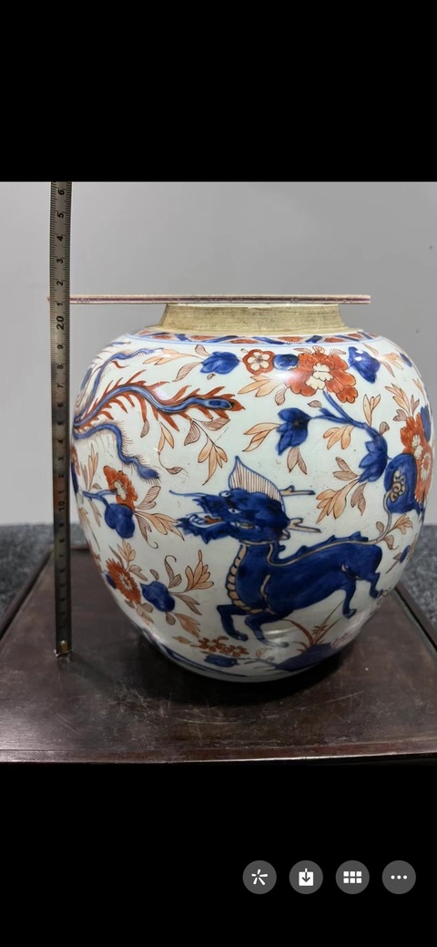 古玩陶瓷麒麟鳳紋青花礬紅罐真品鑒賞圖