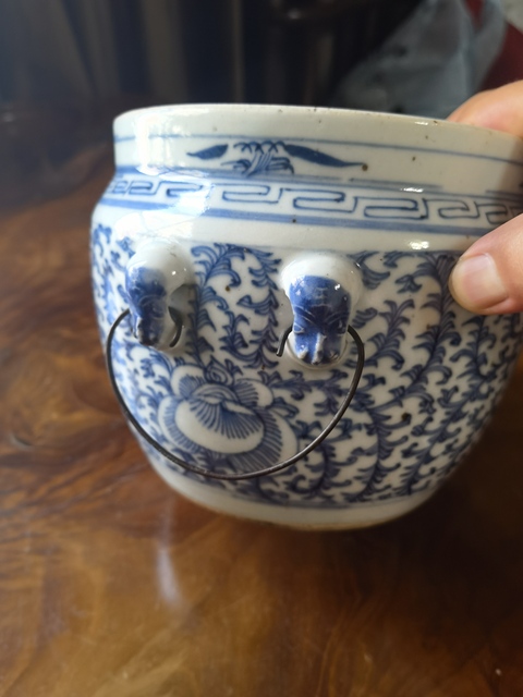 古玩陶瓷青花纏枝蓮虎頭耳罐拍賣,當前價格550元
