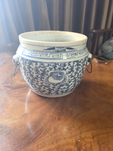 古玩陶瓷青花纏枝蓮虎頭耳罐拍賣,當前價格550元