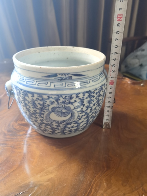 古玩陶瓷青花纏枝蓮虎頭耳罐拍賣,當前價格550元