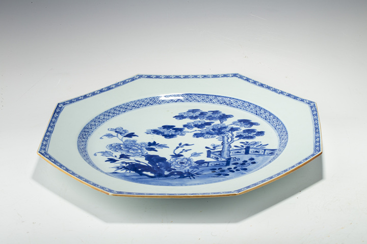 古玩陶瓷清早·青花樹石牡丹紋八方大盤拍賣,當前價格7600元