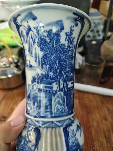 古玩陶瓷山水紋青花花觚真品鑒賞圖