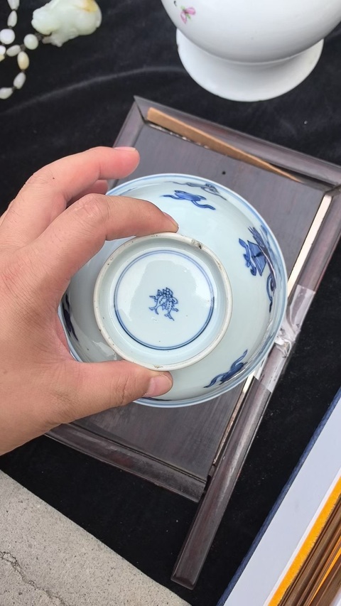 古玩陶瓷博古圖青花碗真品鑒賞圖