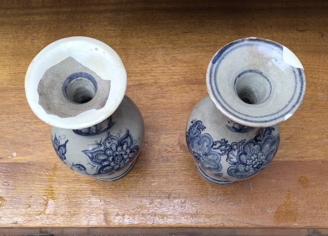 古玩陶瓷明中晚期花卉紋青花瓶一對。拍賣,當前價格29800元