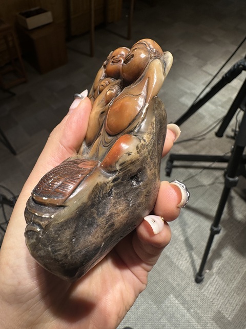 古玩玉器壽山石雕“人物擺件”真品鑒賞圖