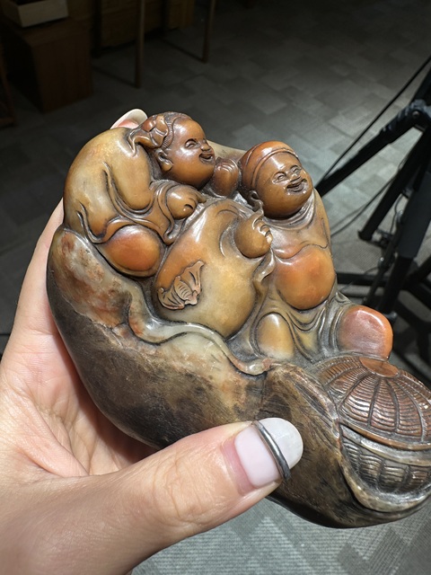 古玩玉器壽山石雕“人物擺件”真品鑒賞圖