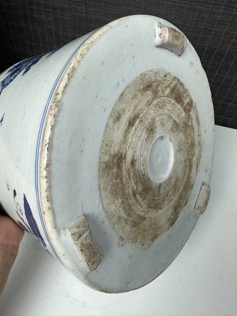 古玩陶瓷青花花卉紋三足爐真品鑒賞圖