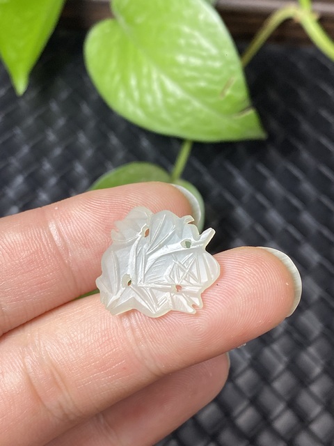 古玩玉器清代和田玉雕“關公”花片拍賣,當前價格150元