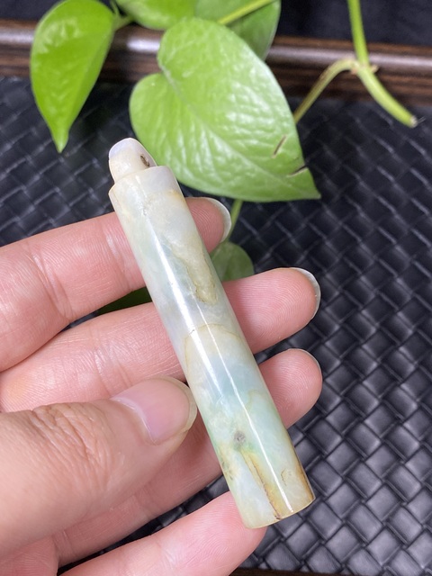 古玩玉器（放漏了）清代翡翠雕“素紋翎管”拍賣，當前價格5500元
