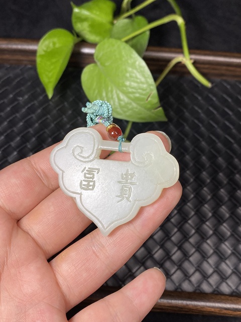 古玩玉器（很低的漏價哦）清代和田白玉鎖拍賣，當前價格9000元
