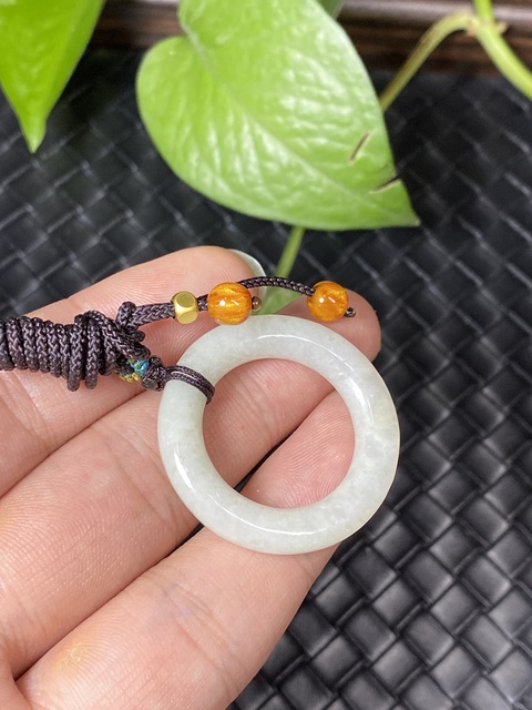 古玩玉器(一口價)清代天然翡翠雕“素紋環”拍賣,當前價格850元