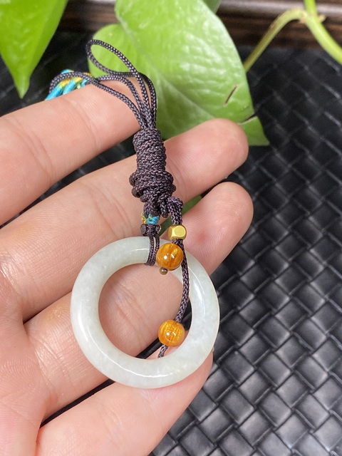 古玩玉器(一口價)清代天然翡翠雕“素紋環”拍賣,當前價格850元