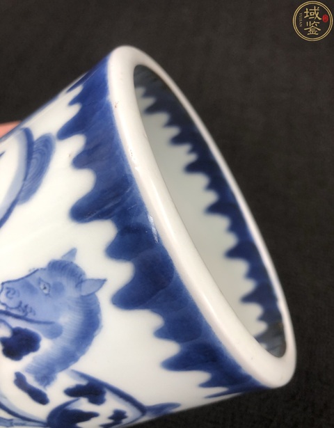 古玩陶瓷青花八駿圖香爐［日本瓷］真品鑒賞圖