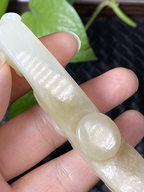 古玩玉器清代和田玉雕“蒼龍教子”帶鉤拍賣，當前價格15000元