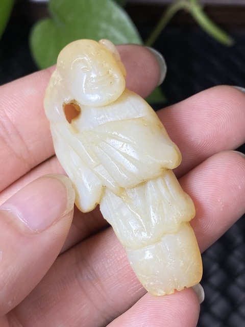 古玩玉器（放漏）明末清初通天孔岫玉雕“童子”拍賣，當前價格2600元