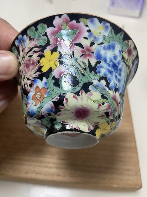 古玩陶瓷百花不落地粉彩杯真品鑒賞圖