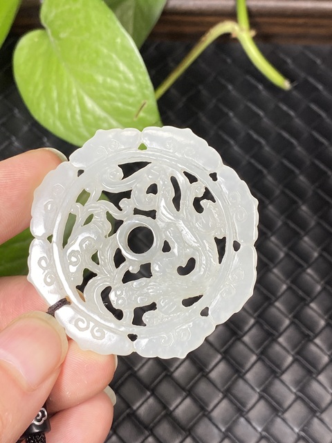 古玩玉器明代羊脂級的將軍扣后改和田玉雕“螭龍佩”拍賣，當(dāng)前價(jià)格15000元