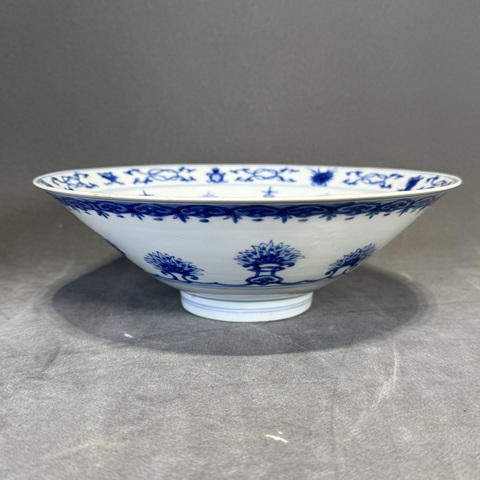 古玩陶瓷花卉紋青花碗真品鑒賞圖