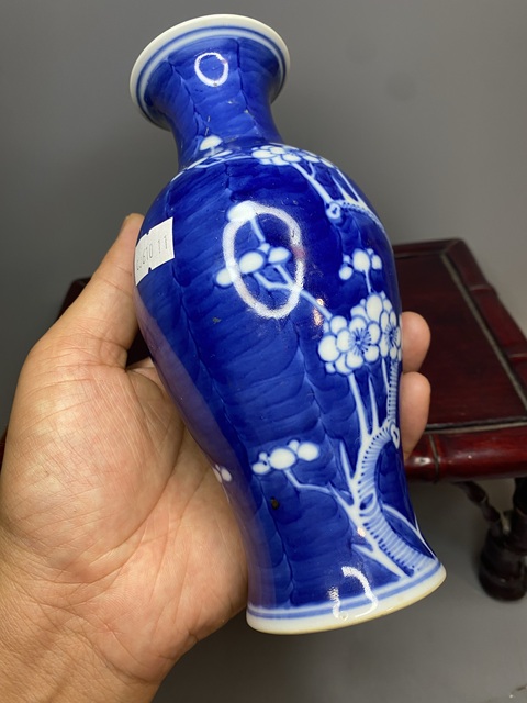 古玩陶瓷青花冰梅圖觀音瓶真品鑒賞圖