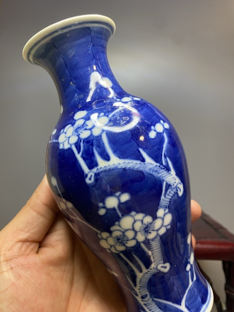 古玩陶瓷青花冰梅圖觀音瓶真品鑒賞圖