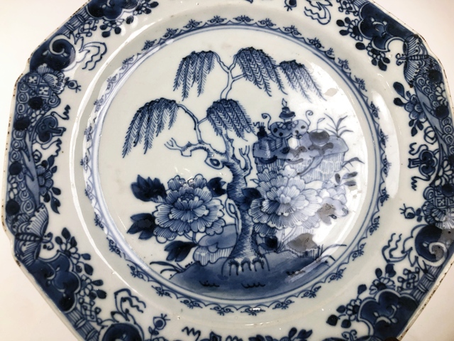 古玩陶瓷清早期·青花柳樹八方盤拍賣，當前價格297元